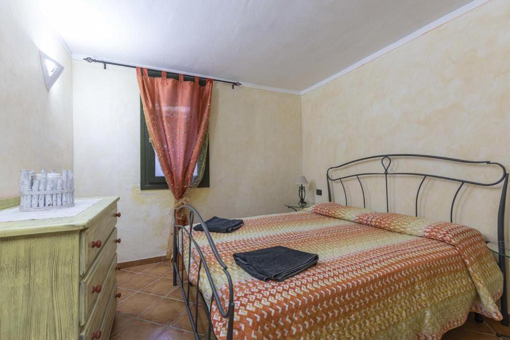 Villa Iris With Pool Baja Sardinia Room photo