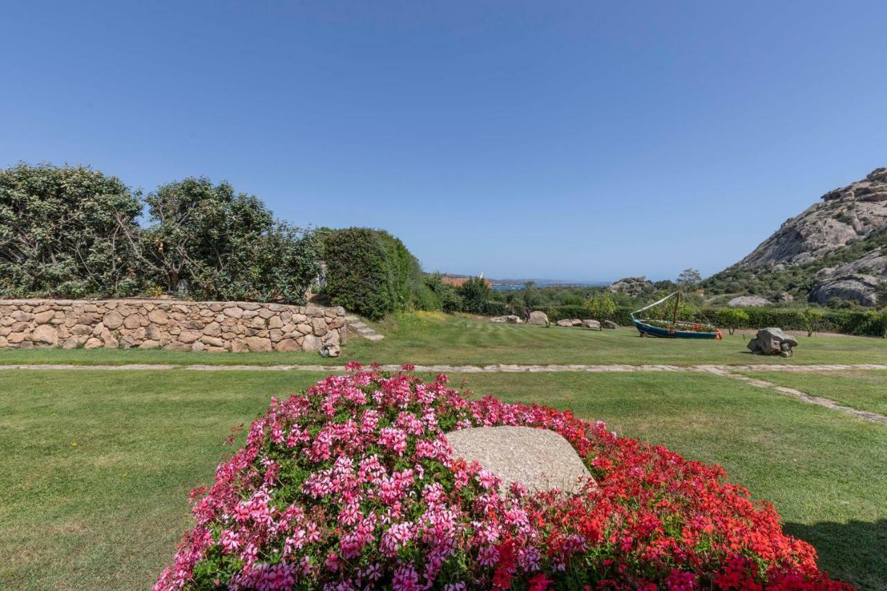 Villa Iris With Pool Baja Sardinia Exterior photo