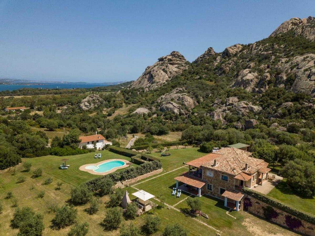 Villa Iris With Pool Baja Sardinia Exterior photo